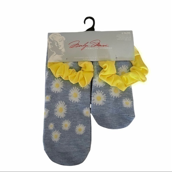Marilyn Monroe Matching Low Cut Socks and Scrunchies for Mommy & Me - Picture 1 of 5